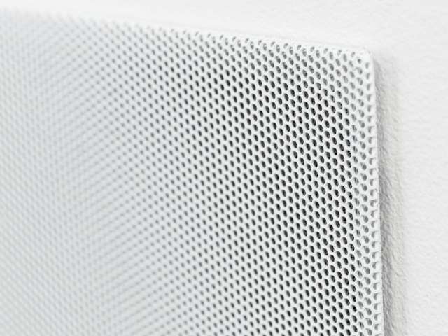 Végre a neje is örül: Genelec AIW26B: a falba építhető aktív hangsugárzó