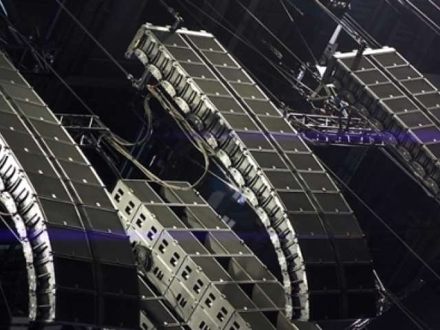 Kalandjaim az immerzív vagy inkább a hiperrealisztikus hangosítás világában, avagy fejesugrás az ismeretlenbe